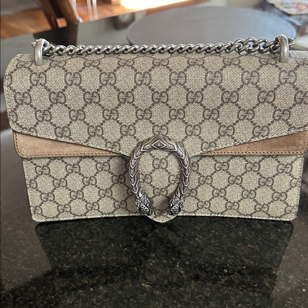 Mint Condition Gucci Dionysus handbag.